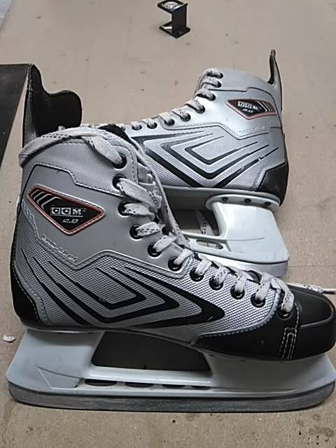 ICE Hockey Skates CCM 2.0 AGILITY Tacks - Used