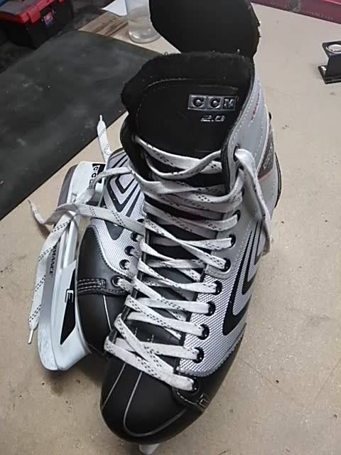 ICE Hockey Skates CCM 2.0 AGILITY Tacks - Used