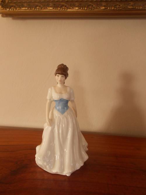 Low starting bid: Charming Royal Doulton "Melody" HN 4117 Figurine, Pristine Condition