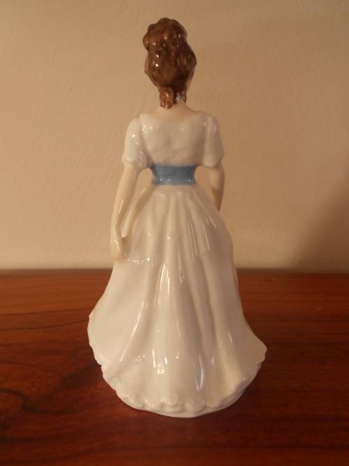 Low starting bid: Charming Royal Doulton "Melody" HN 4117 Figurine, Pristine Condition