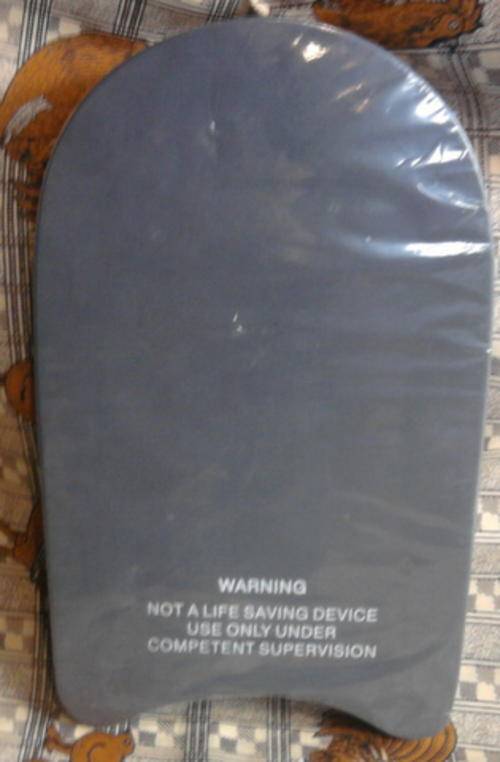 EVA KICKBOARD STILL SEALED IN PLASTIC 42.5 CM X 27 CM