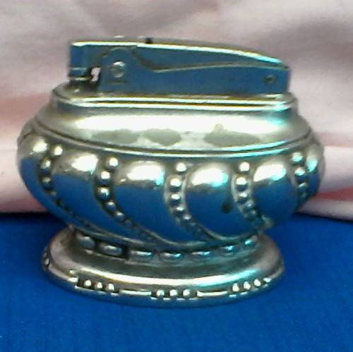 OLD STYLE LIGHTER   AS IS