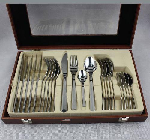 24 PC CUTLERY SET IN STYLISH WOODEN BOX