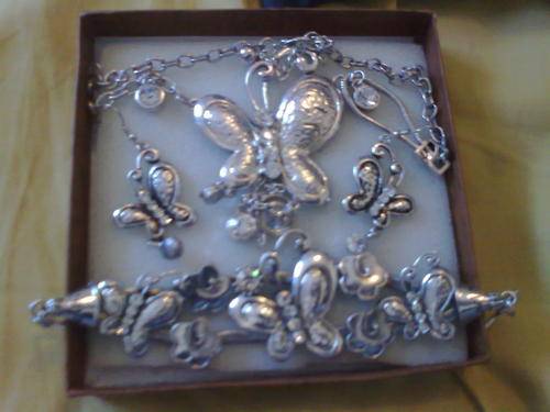 Magnificent Silver Butterfly Set with Earrings, Bracelet & Necklace!!
