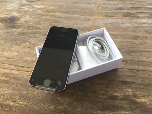 iPhone SE 16Gb