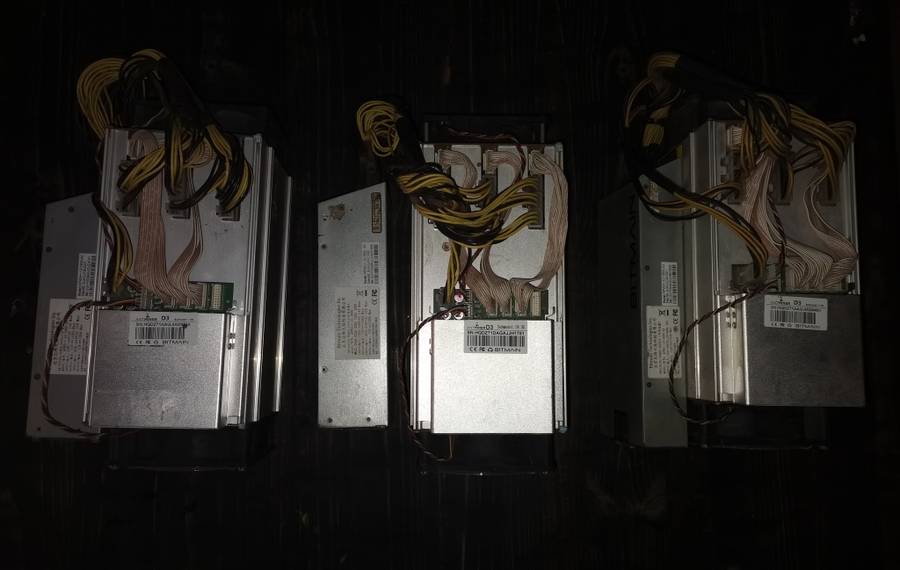3 x D3 Antminers