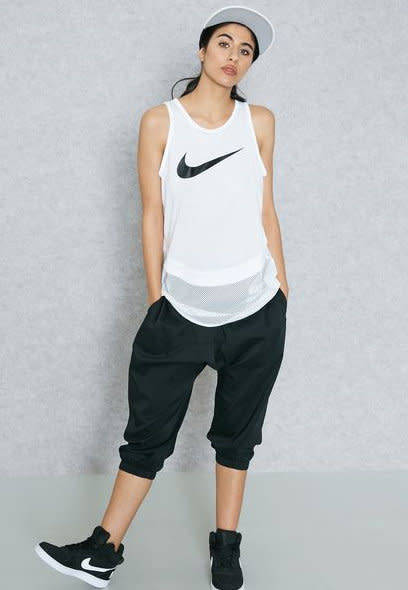 Original Womens NIKE International Capri Pants 833200 010 Size Medium