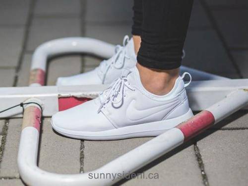 Original Women's NIKE Roshe TWO 844931 100 WHITE/ WHITE Size UK 4.5 (SA 4.5)