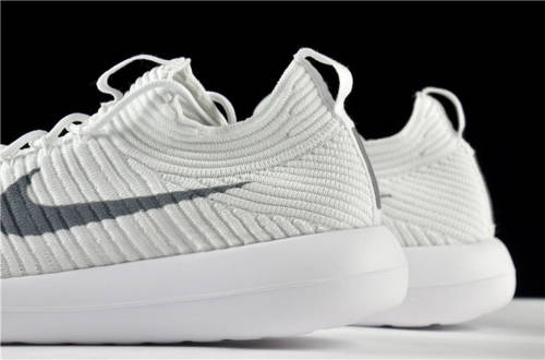 Original Women's NIKE Roshe TWO FLYKNIT V2 917688 400 White/ Wolf Grey Size UK 4.5 (SA 4.5)