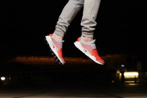 Original Mens NIKE SOCK DART SE (Special Edition) Max Orange/ Wolf Grey 911404 800 UK Size 9 (SA 9)