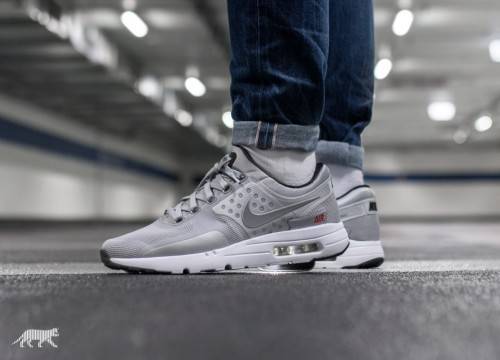 Original Mens NIKE Air Max ZERO QS Metallic SILVER 789695 002 Size UK 11 (SA 11)