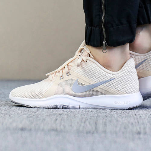 Original Women's NIKE Flex TR 8 (latest) Guava Ice/ Grey 924339 801 Size UK 4.5 (SA 4.5)