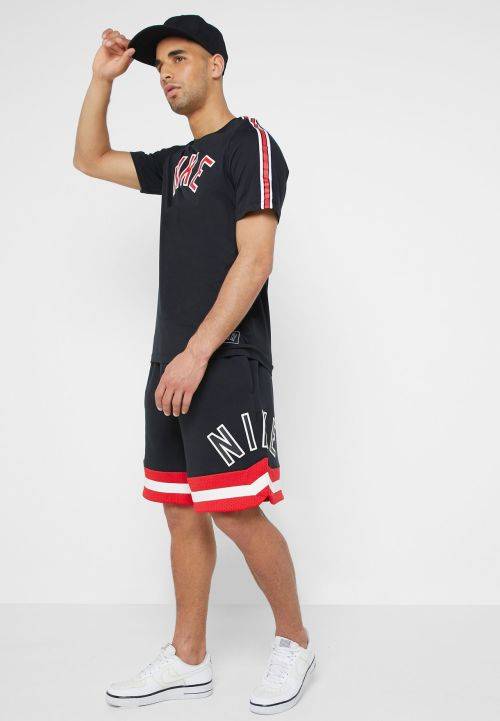 NIKE Men's AIR SHORTS Fleece Loose Fit UNIVERSITY RED/ Black AR1829 010 Size Medium