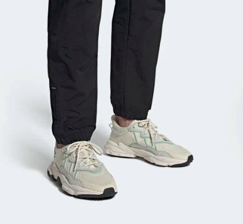 adidas Men's OZWEEGO Chalk White/ Blush Green/ Core Black FV9663 Size UK 9.5 (SA 9.5)