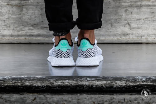 adidas Men's Deerupt Runner Core Black/ Easy Green B28076 Size UK 11 (SA 11)