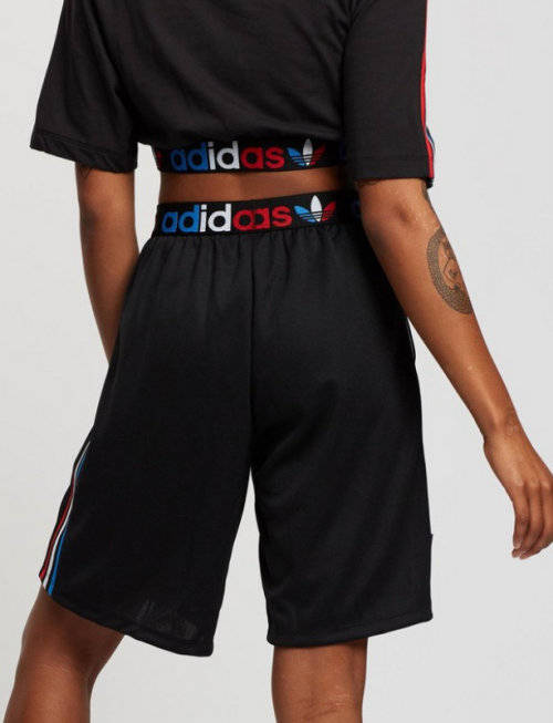 adidas Women`s ADICOLOR TRICOLOR PRIMEBLUE LONG SHORTS GN2934 Size Large