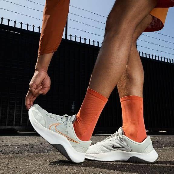 Nike Men`s LEGEND ESSENTIAL 3 NN Light Silver/ Summit White DM1120 008 Size UK 12 (SA 12)