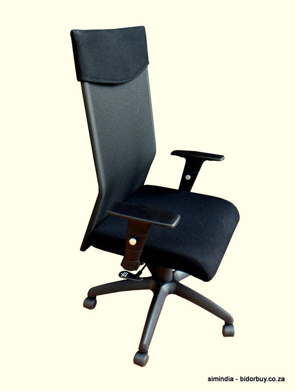 COMFORTABLE OFFICE CHAIR (BLACK COLOUR)
