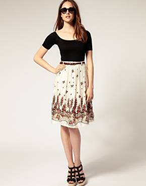River Island skirt. Size 32.