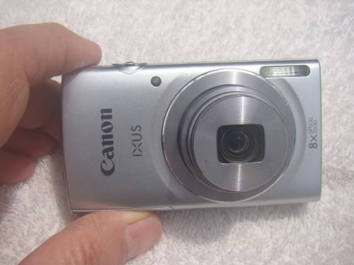 CANON  IXUS   DIGITAL CAMERA