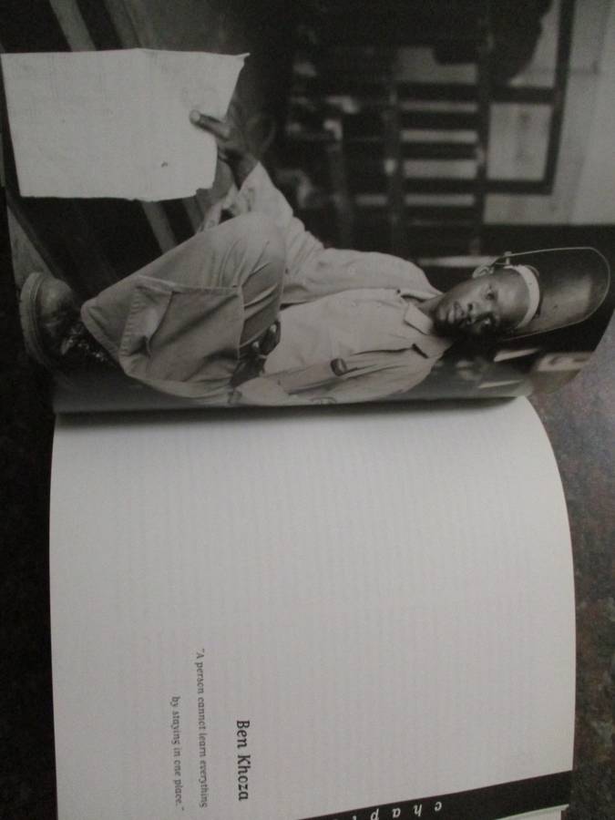 SIGNED. Heroes of the struggle Ian Hetherington  Photography by Guy Stubbs