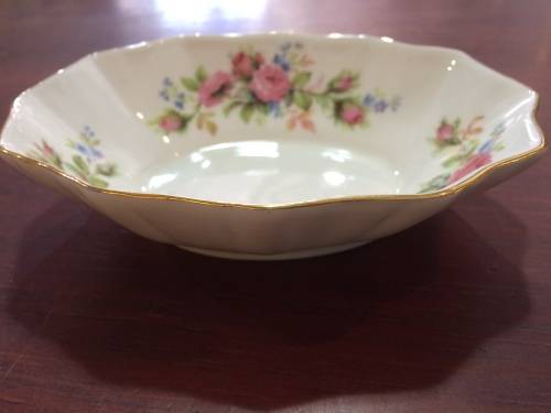 ROYAL ALBERT 'MOSS ROSE' BASKET AND BOWL