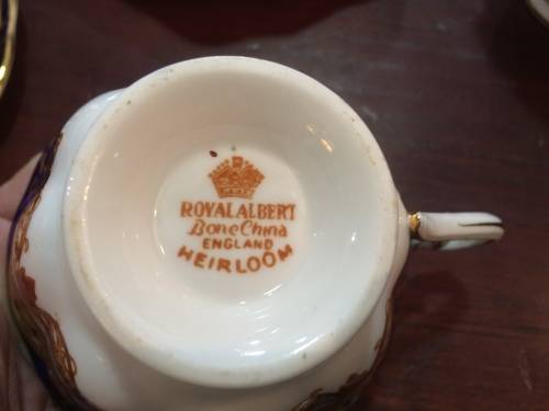 ROYAL ALBERT 'HEIRLOOM' TRIO