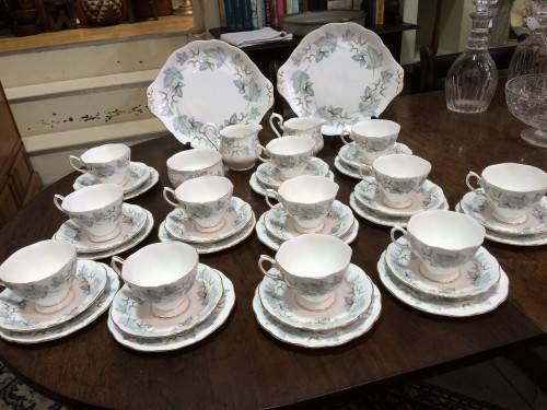 ROYAL ALBERT 'SILVER MAPLE' TEA SET