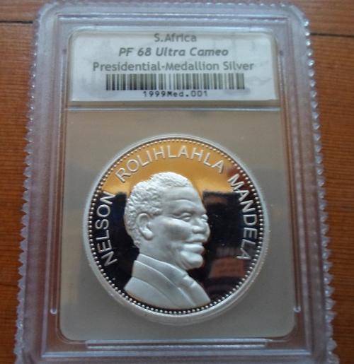 Nelson Mandela Proof 68 Ultra Cameo 39mm  Presidential Medallion