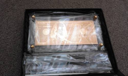 Gold 100 dollar bill