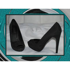 SEXY BLACK PEEP TOE PLATFORM - SIZE 4