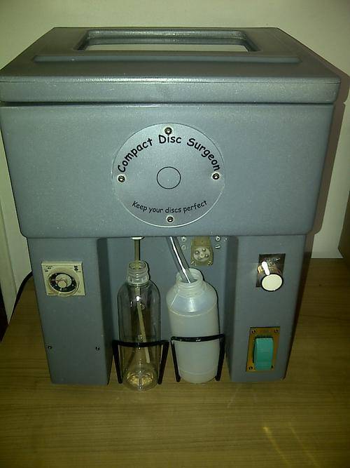 2 X CD/DVD SCRATCH REMOVAL MACHINES - VERY HARD TO FIND IN SA!!!!