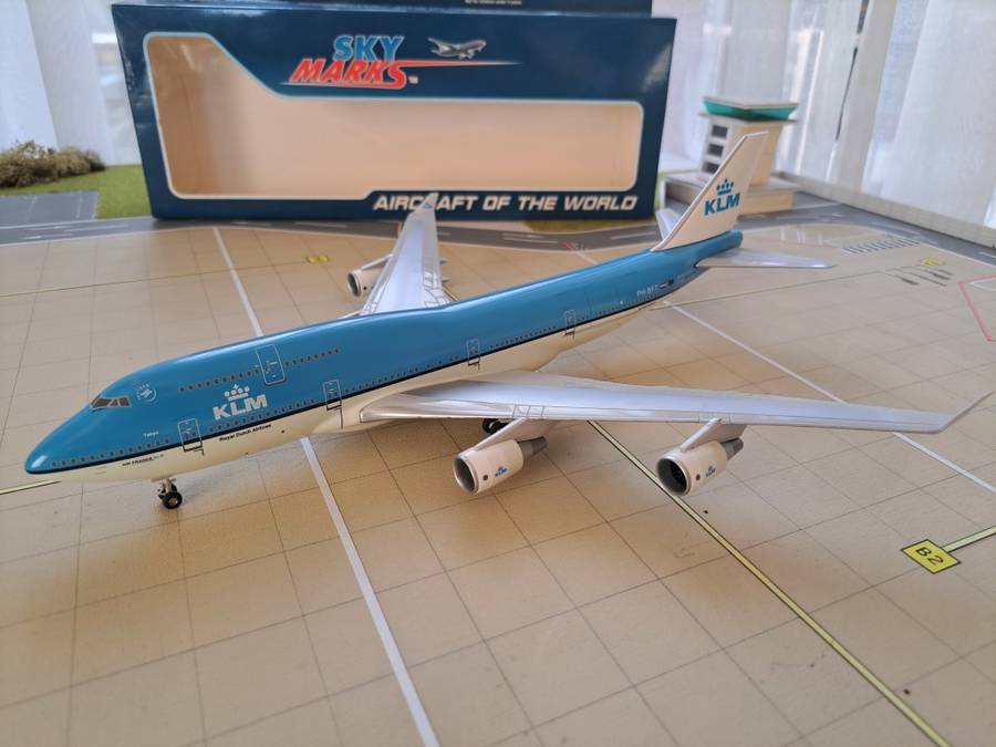 KLM 1/200 747-400 Plastic Model | Skymarks