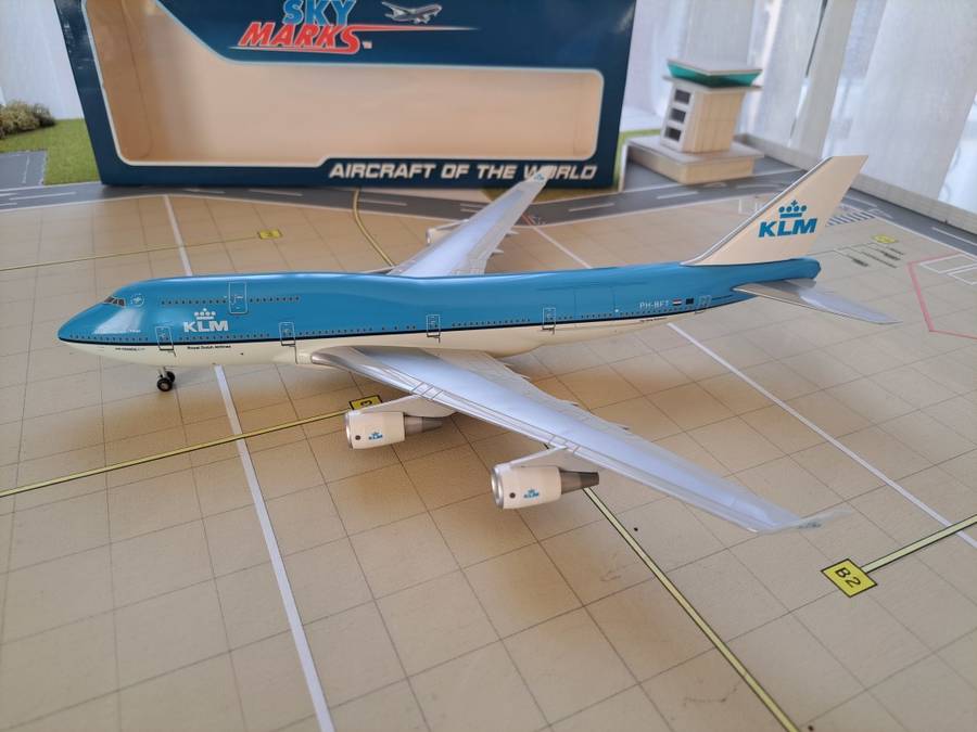 KLM 1/200 747-400 Plastic Model | Skymarks