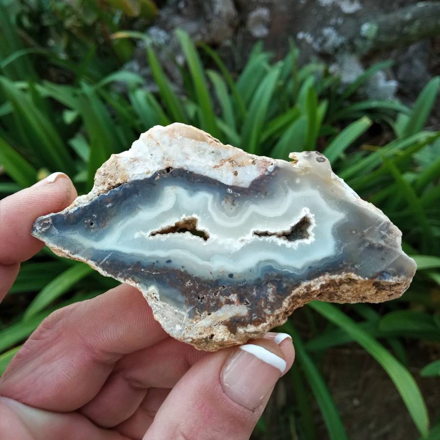 Agate Slice 9x5cm 74g, Masquerade Carnival Mask, Orange River Region, Northern Cape, South Africa