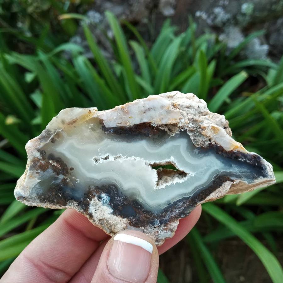 Agate Slice 9x5cm 74g, Masquerade Carnival Mask, Orange River Region, Northern Cape, South Africa