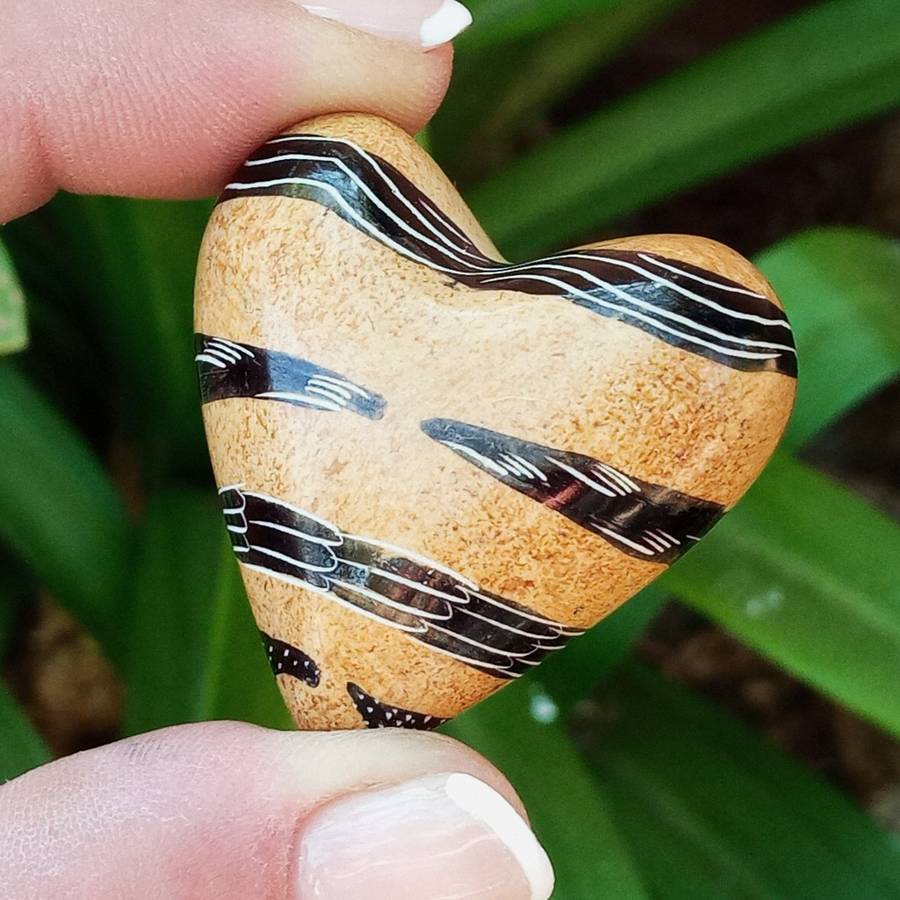 Heart painted - Madagascar  4 cm