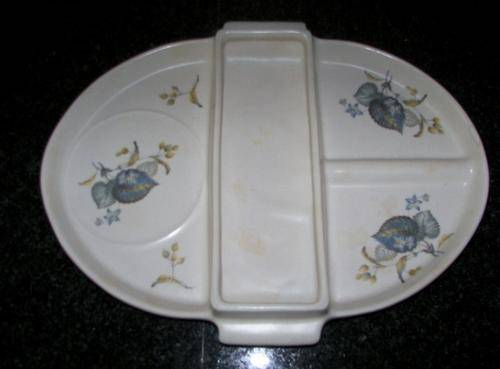 **REDUCED FURTHER**SYLVAC~SNACK DISH~MADE BY SYLVAC WARE~"BLUE LEAVES" PATTERN