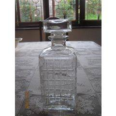 GLASS DECANTER