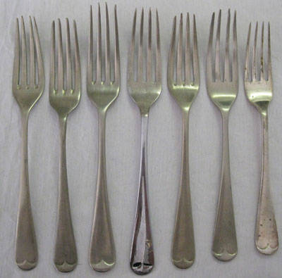 ASSORTMENT OF FORKS