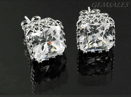 ***18K WHITE GOLD PLATED SQUARE CROWN AAA+ CUBIC ZIRCONI DIAMOND EARRINGS ***