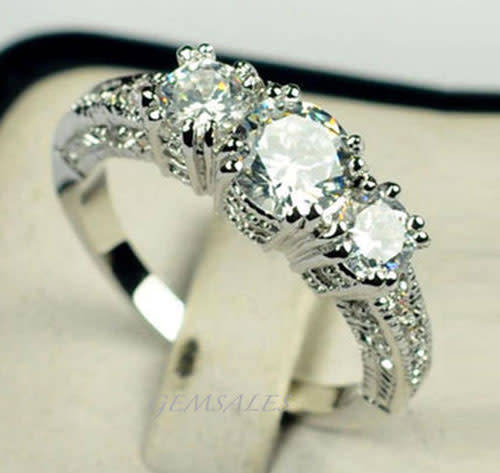 GORGEOUS SIM DIAMOND CZ   *10KRGP*  RING  SIZE  7