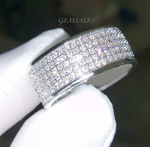 HOT FASHION !!!  ***SWAROVSKI  CRYSTAL***   RING SIZE  8 - Q - 57mm