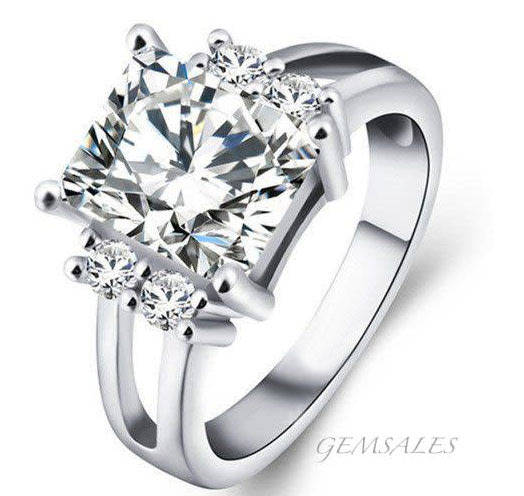 SPECTACULAR 2.5ct EMERALD CUT SIM DIAMOND CZ   SIZE    5.75   -   L 1/2   -   51mm