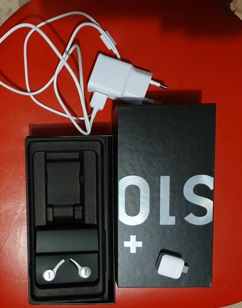 MINT CONDITION SAMSUNG GALAXY S10 PLUS 128GB WHITE