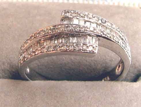 18 K Solid White Gold and Genuine Diamonds Ring