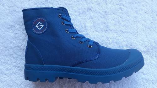 Woman Fashion Canvas Boots - Size 6