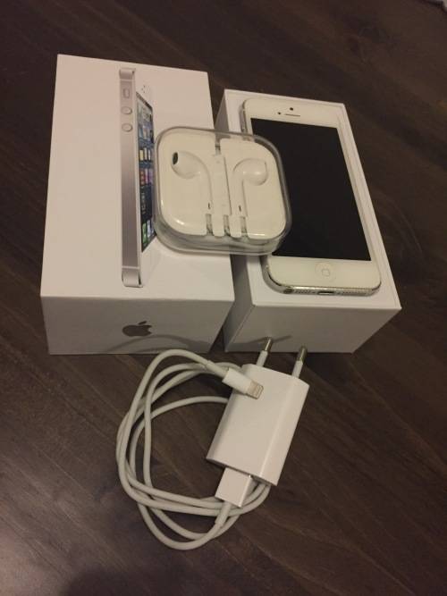 Apple iPhone 5 - Great Condition