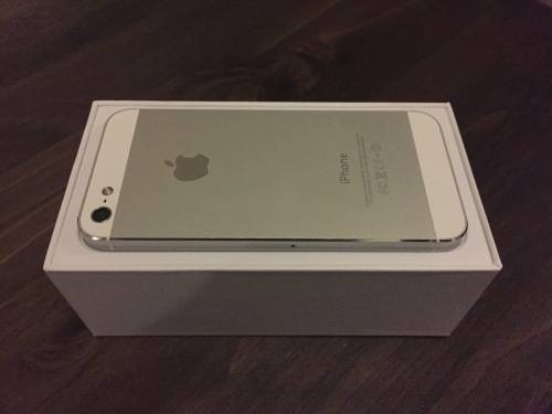 Apple iPhone 5 - Great Condition