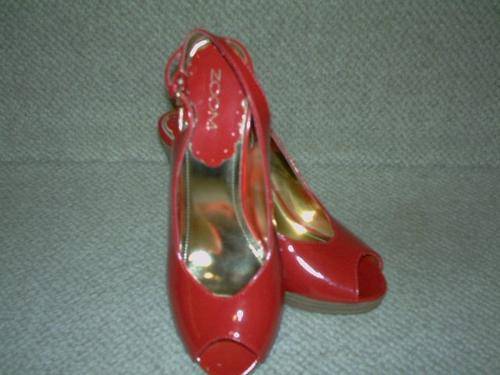 PATENT RED ZOOM SANDALS SIZE 4